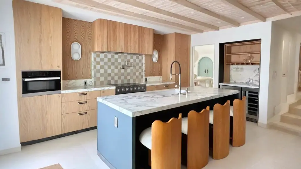 10 Signs It’s Time to Hire Professional House Painters Instead of DIY